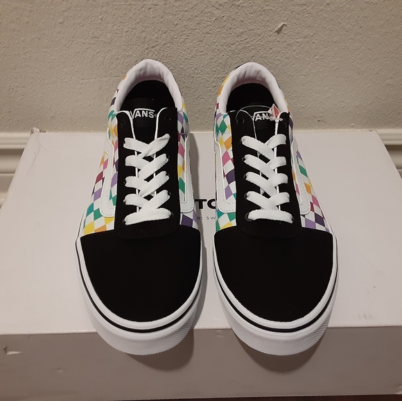 Vans - Picture 4 of 4